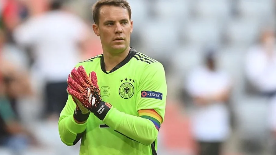 Manuel neuer elogia longevidade de fábio no fluminense e confessa: