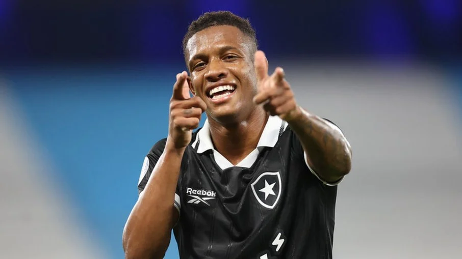 Botafogo vence racing fora de casa com gol heroico de