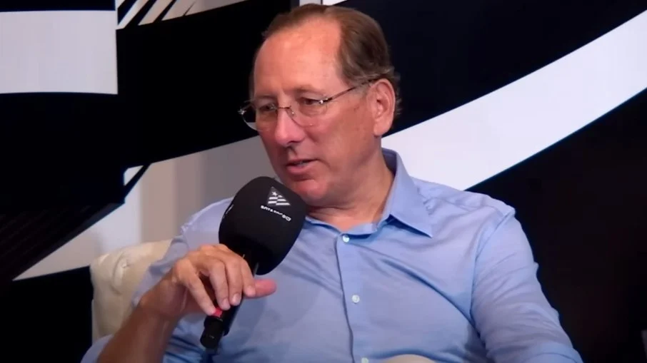 John textor, em meio à crise no botafogo, anuncia interesse