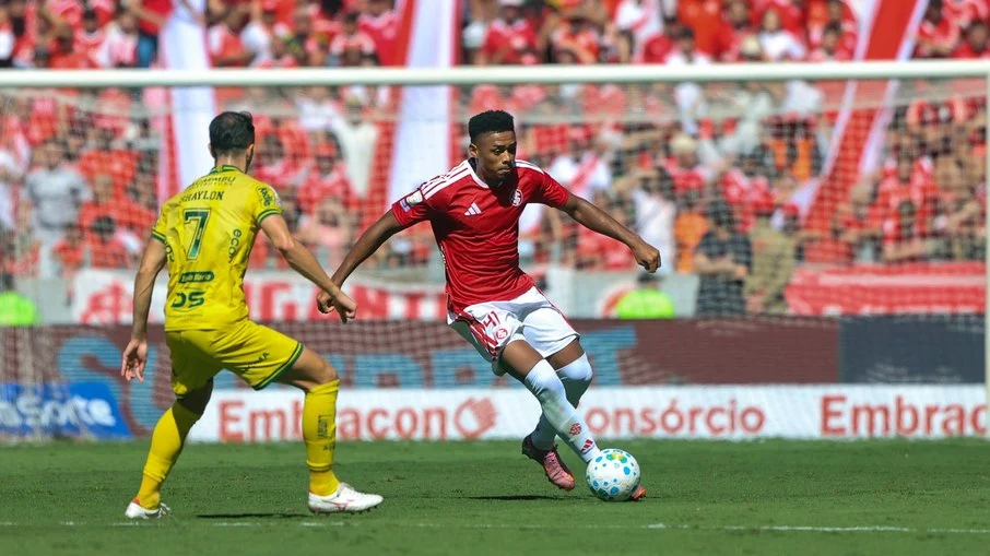 Internacional tropeça em casa contra o mirassol e se complica