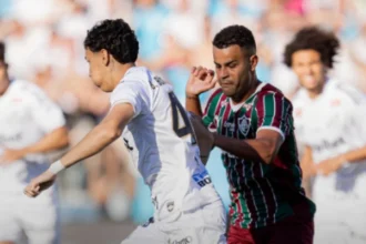 Neymar vaiado em noite amarga: fluminense vence santos de virada