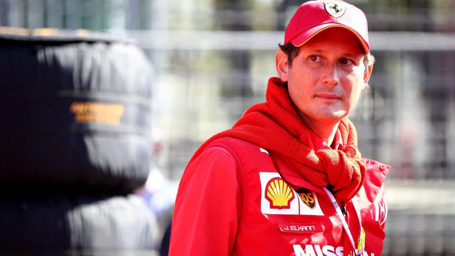 Presidente da ferrari, john elkann, sinaliza interesse chocante em comprar