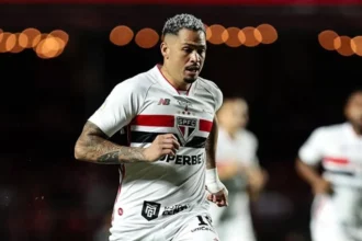 Luciano decide com gol e supera entrada violenta em vitória
