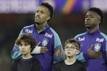 Éder militão, zagueiro da seleção brasileira, sofre lesão muscular na