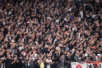 Corinthians evita portões fechados em clássico contra são paulo, mas