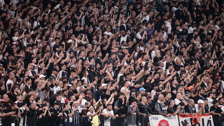 Corinthians evita portões fechados em clássico contra são paulo, mas