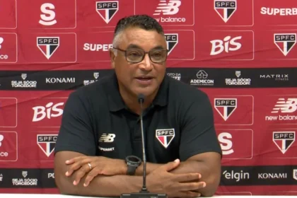 Roger machado, técnico do são paulo, comenta pressão após vaias