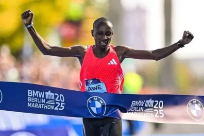 Queniano sebastian sawe rege história em londres: atleta vence maratona