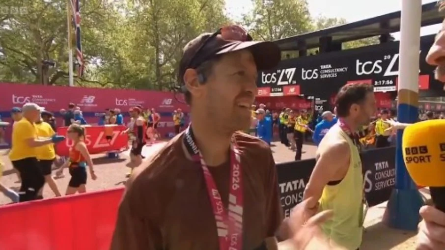 Tetracampeão da fórmula 1, sebastian vettel conclui sua primeira maratona