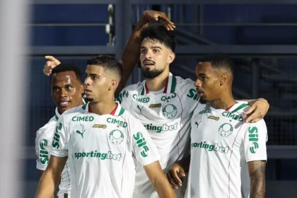Palmeiras supera ausência de vitor roque, vence bragantino com flaco