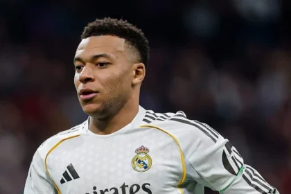 Real madrid confirma lesão de mbappé na coxa esquerda às