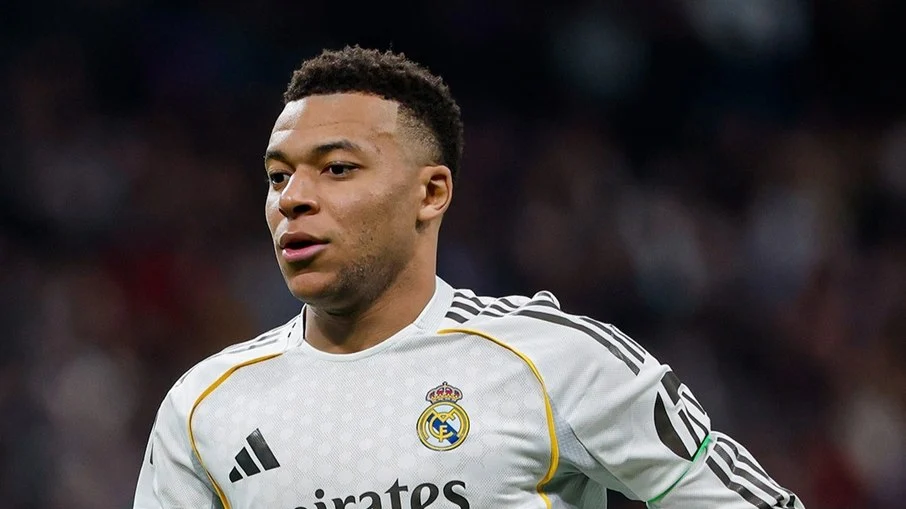 Real madrid confirma lesão de mbappé na coxa esquerda às