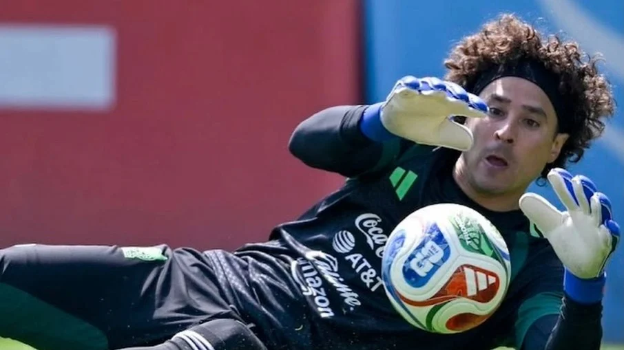 Guillermo ochoa ‘descongelado’ para 2026: entenda como a lenda mexicana