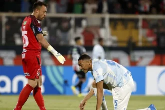 Noite inesquecível: carlos vinícius, atacante do grêmio, perde três pênaltis
