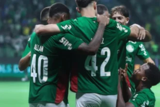 Torcida do palmeiras detona zagueiro murilo após empate na libertadores