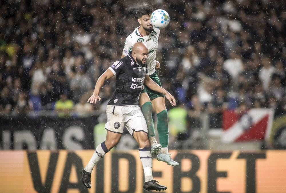 Palmeiras empata com remo em jogo marcado por chuva e