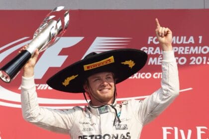 A guerra interna da mercedes em 2016 e a conquista