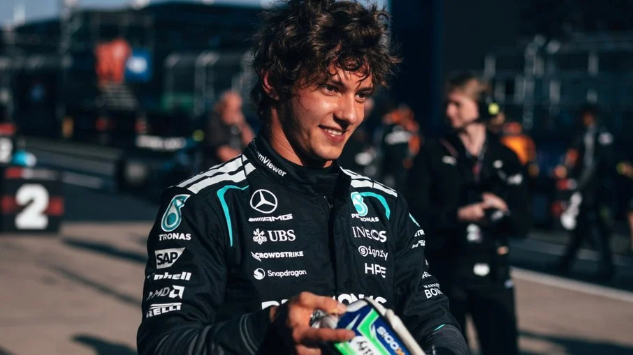 Kimi antonelli choca o mundo da velocidade com pole histórica