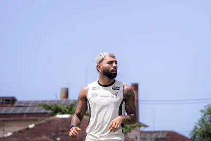 Gabigol rebate rumores de ‘déficit físico’ no santos, acusa ‘papo