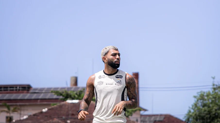 Gabigol rebate rumores de ‘déficit físico’ no santos, acusa ‘papo