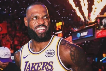 Lebron james escreve mais um capítulo na nba: astro alcança