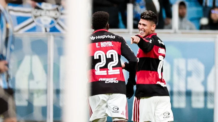 Com gol de carrascal, flamengo vence grêmio na arena, chega