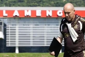 Leonardo jardim lamenta fim do sonho da tríplice coroa: flamengo