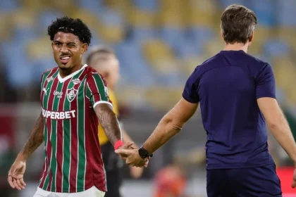 Dorival júnior assiste de perto: são paulo perde para fluminense