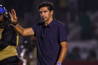 Abel ferreira ‘ignora’ vaias, foge de duelo com flamengo e
