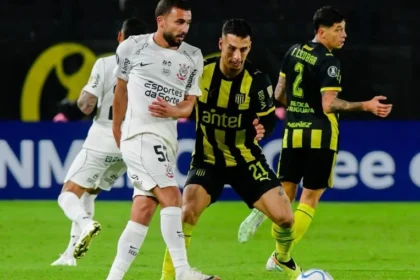 Corinthians com time misto empata com peñarol no uruguai, quebra