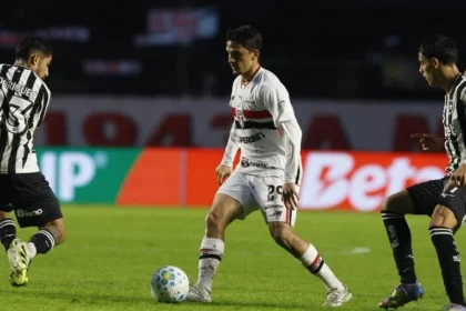 São paulo no g4: tricolor se mantém na zona da