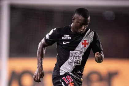 Marino hinestroza: atacante do vasco curte post de ‘arrependimento’ em