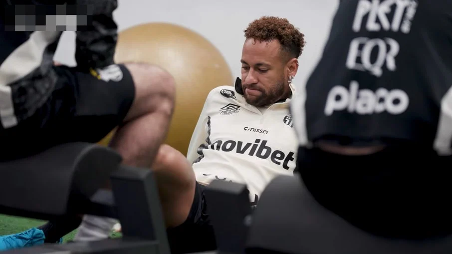 Neymar rebate preocupação com lesão na panturrilha para a copa