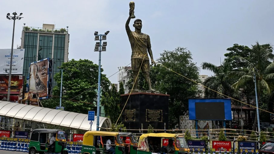 Estátua gigante de messi de 21 metros na índia será