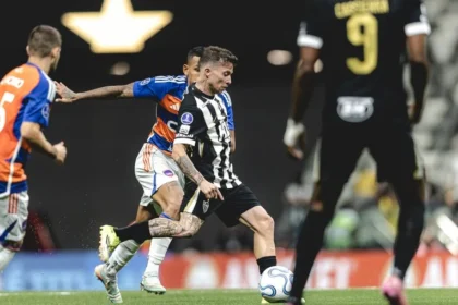 Com drama e gol de bernard, atlético mg vence puerto cabello