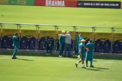 Líder do penta, felipão encontra ancelotti e seleção brasileira na