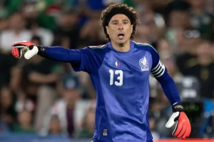 Guillermo ochoa: goleiro mexicano entra para a história com 6ª