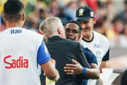 Ancelotti celebra endrick, confirma time titular para estreia na copa