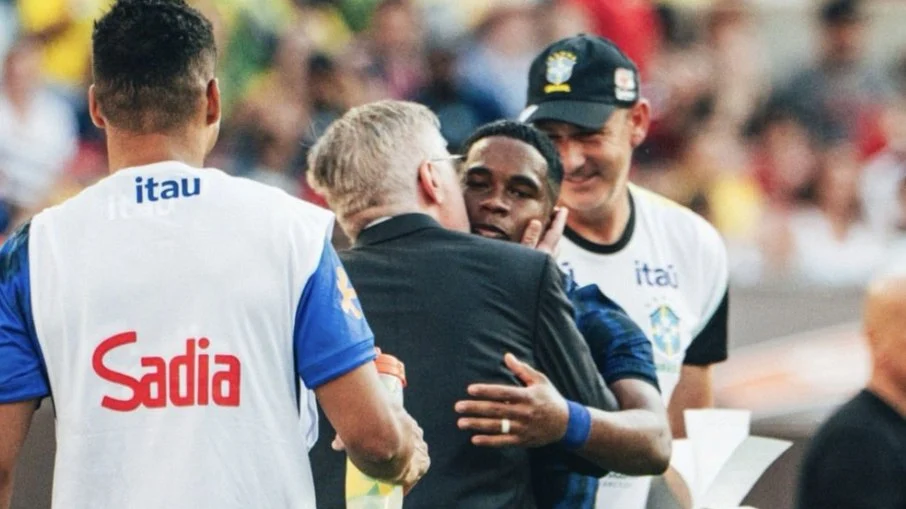 Ancelotti celebra endrick, confirma time titular para estreia na copa