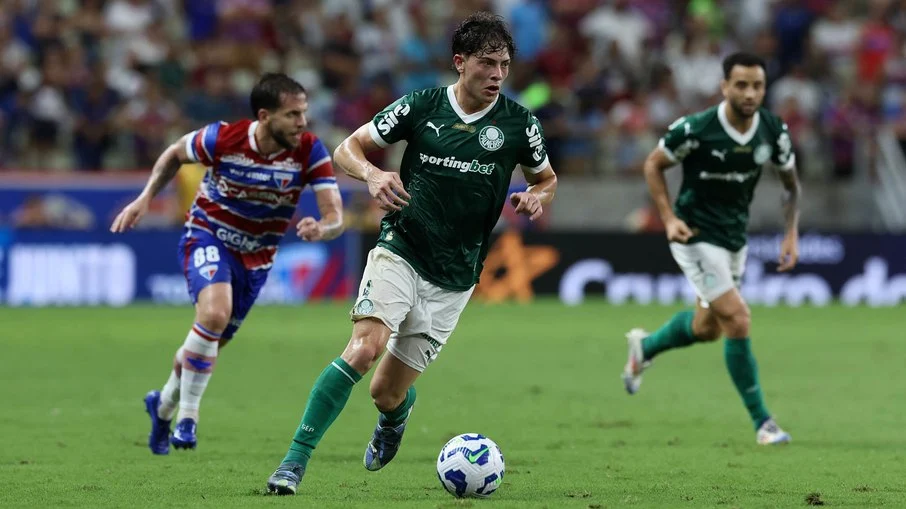 Agustín giay, lateral do palmeiras, ganha chance de ouro na