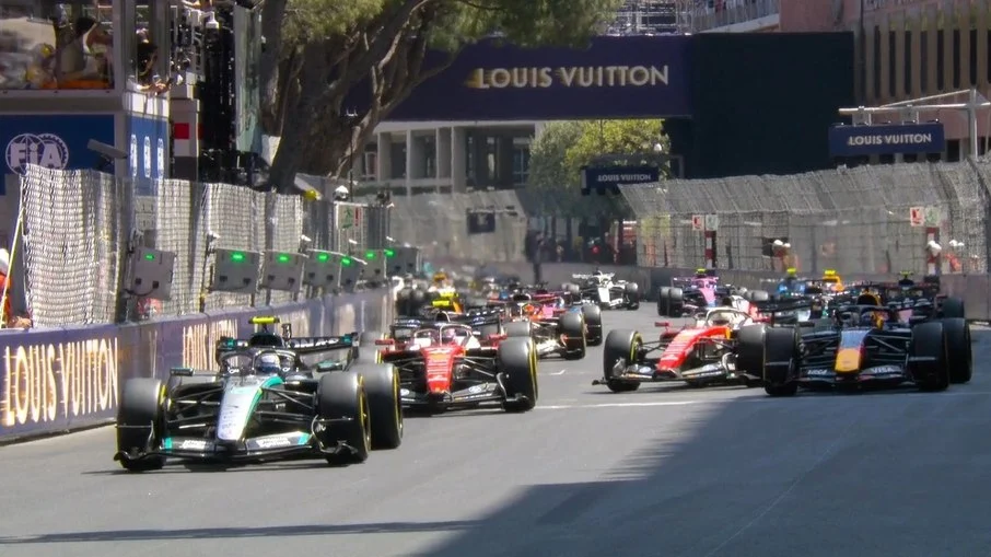 Kimi antonelli brilha em mônaco: jovem piloto vence gp caótico