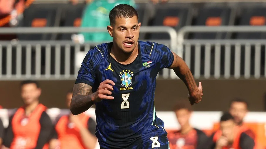 Bruno guimarães: como diniz e ancelotti desvendaram o melhor do