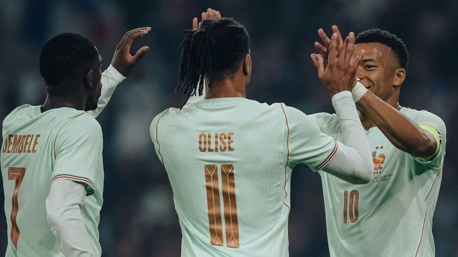 Olise brilha com hat trick e frança vence irlanda do norte