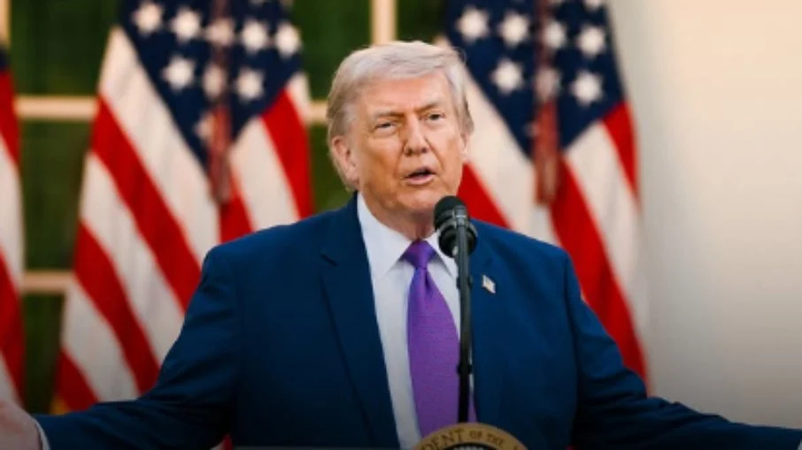Caos em nova york: presença de donald trump na final