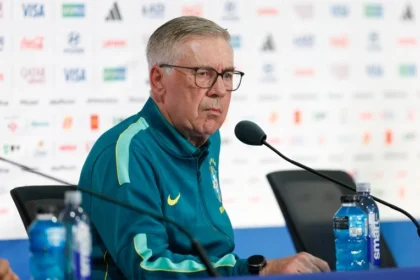 Ancelotti se declara ao brasil, compara pressão da seleção ao