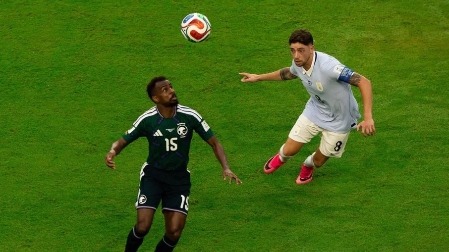Uruguai evita derrota e arranca empate suado com arábia saudita