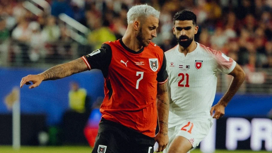 Áustria vence jordânia em jogo de viradas e aquece para