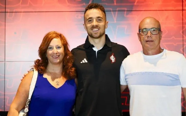 Família de diogo jota recebe convite especial da fpf e