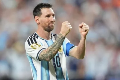 Recorde e reverência: messi elogia ronaldo fenômeno após superá lo e