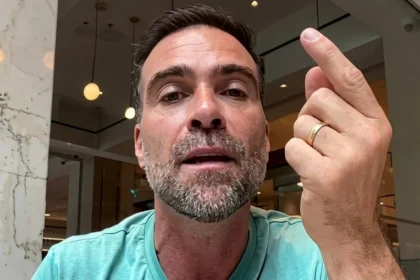 Pilhado detona hotel sheraton em nova york após ter late